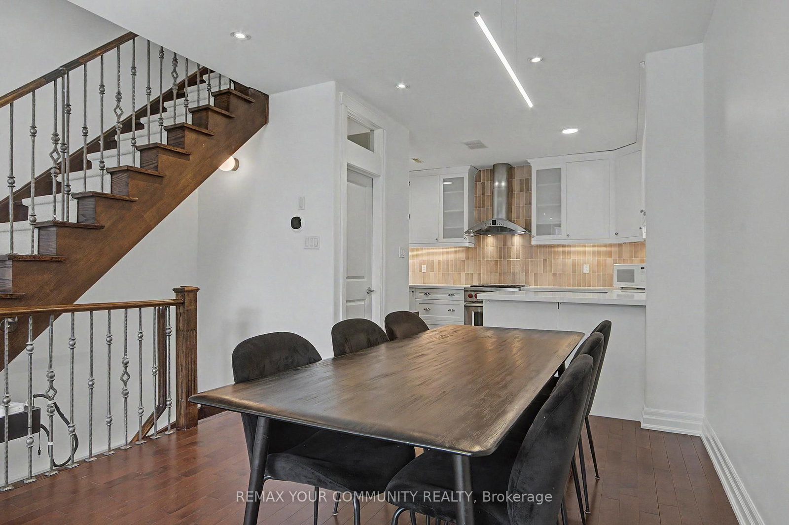 1079 Broadview Avenue • Toronto, ON photo 9