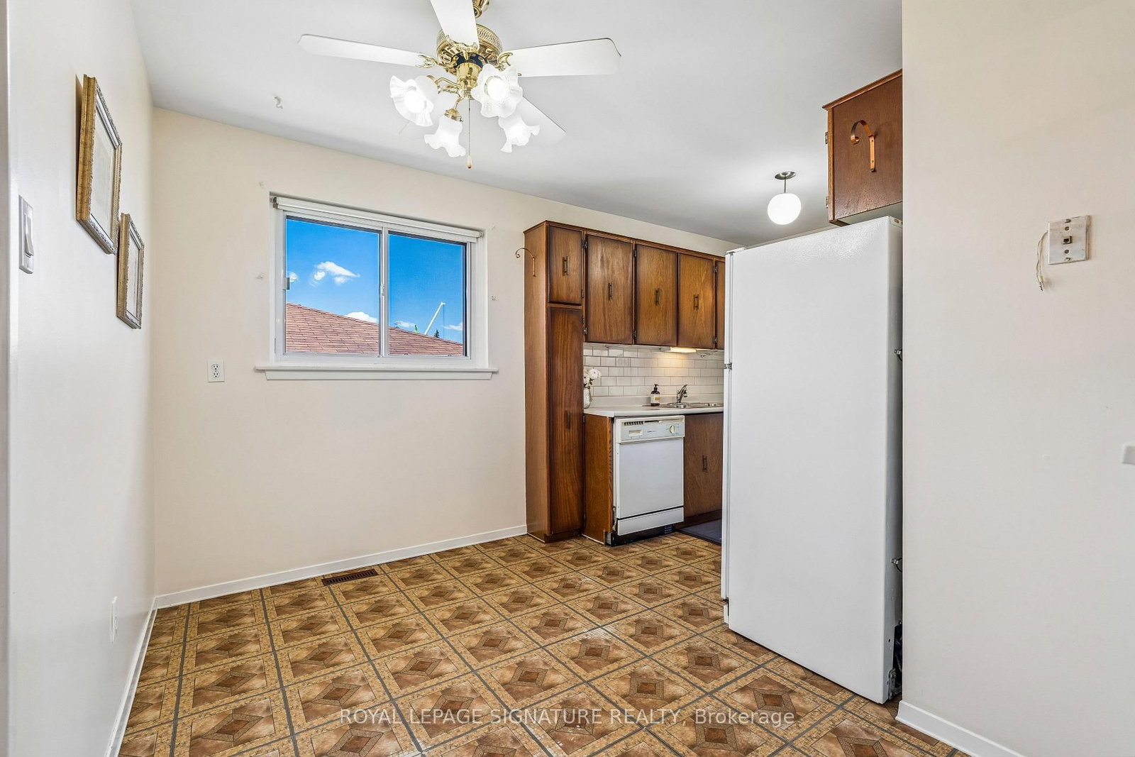 171 Petworth Crescent • Toronto, ON photo 6
