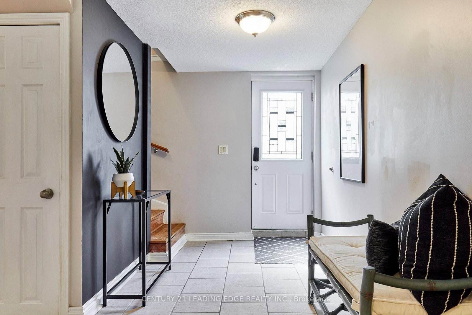 1229 Norman Court • Oshawa, ON photo 3