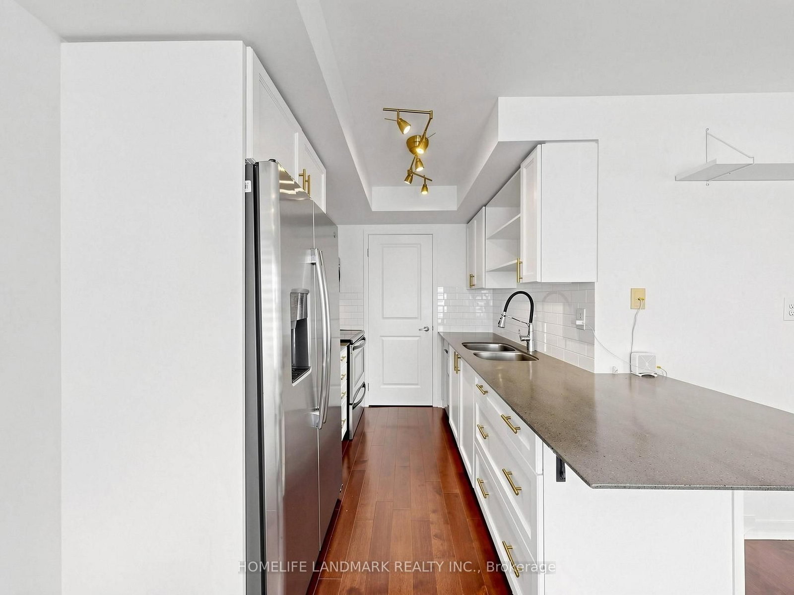29 Frances Loring Lane • ##4 • Toronto, ON photo 5