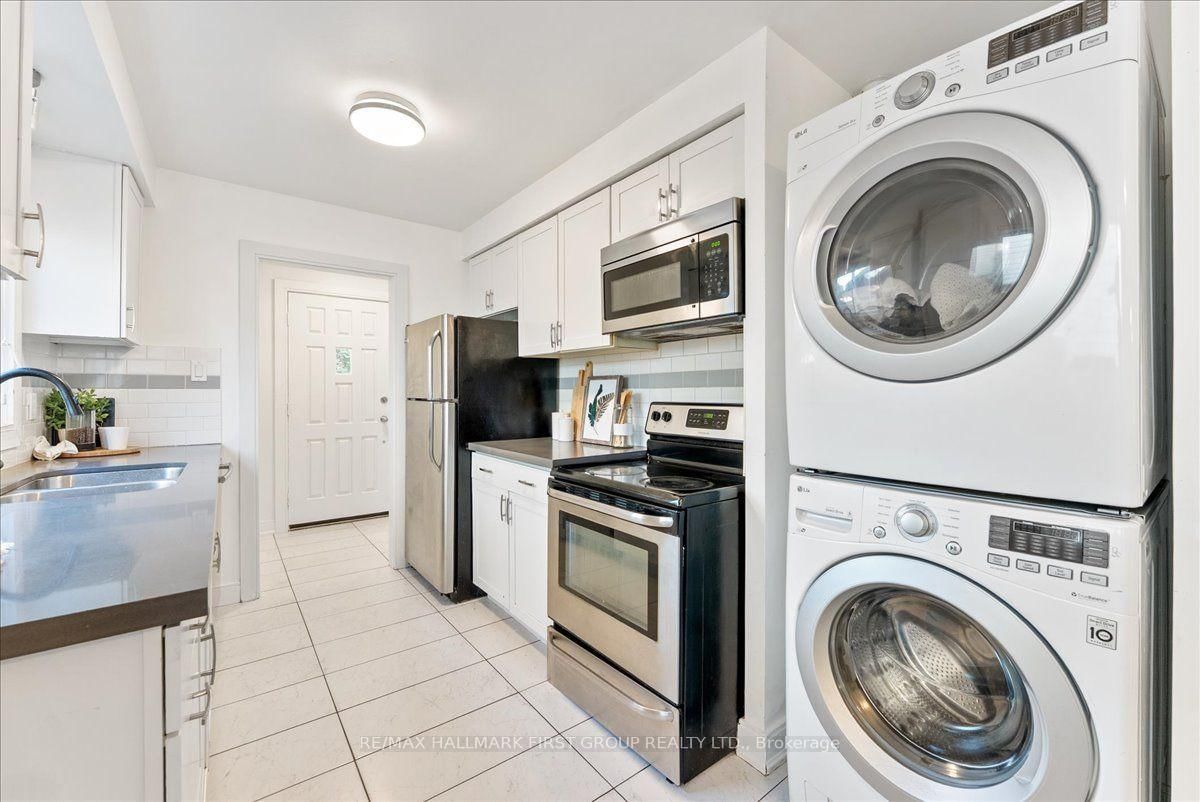 721 Leaside Street • Pickering, ON photo 12