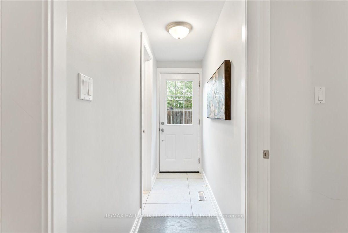 721 Leaside Street • Pickering, ON photo 18