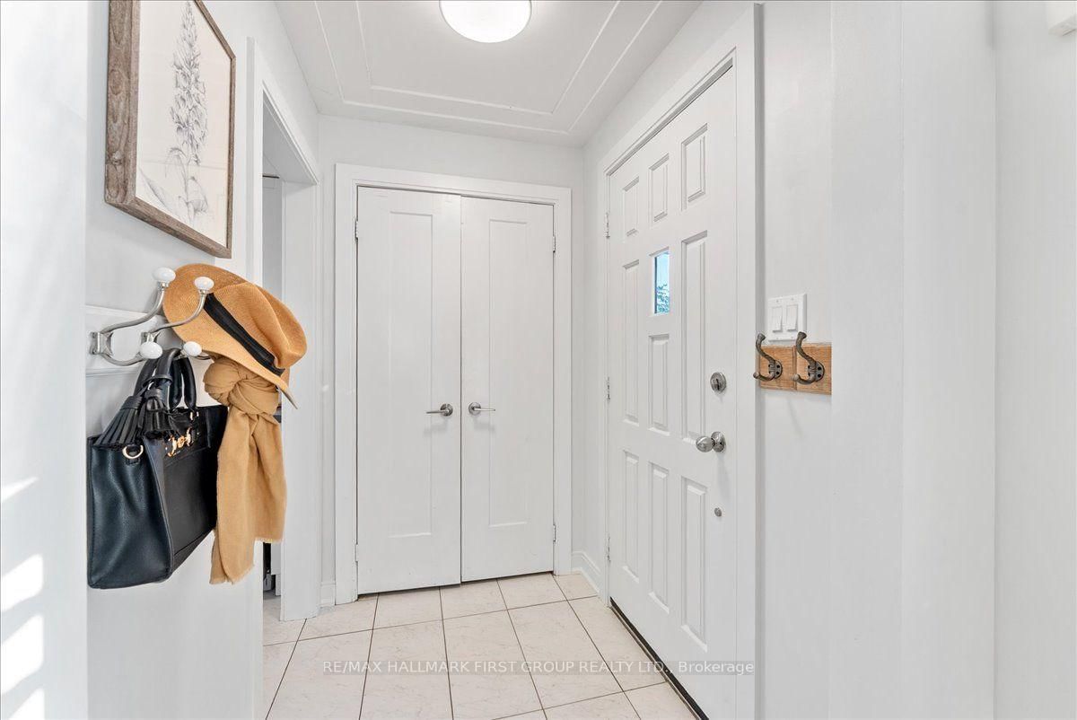721 Leaside Street • Pickering, ON photo 3