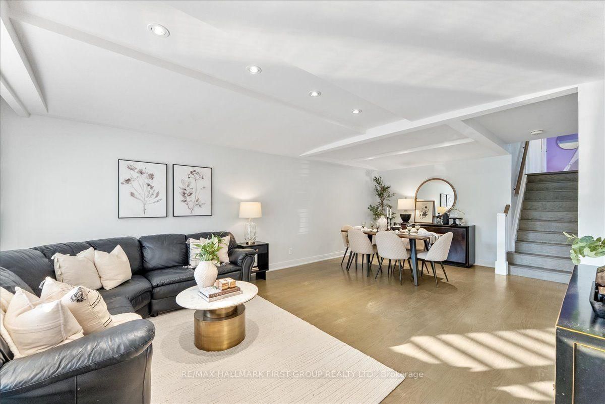 721 Leaside Street • Pickering, ON photo 4