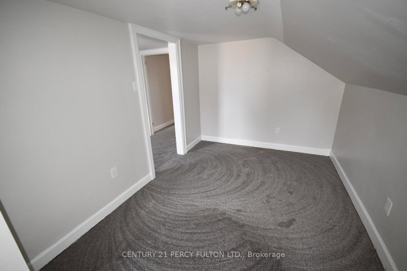 361 Bond Street E