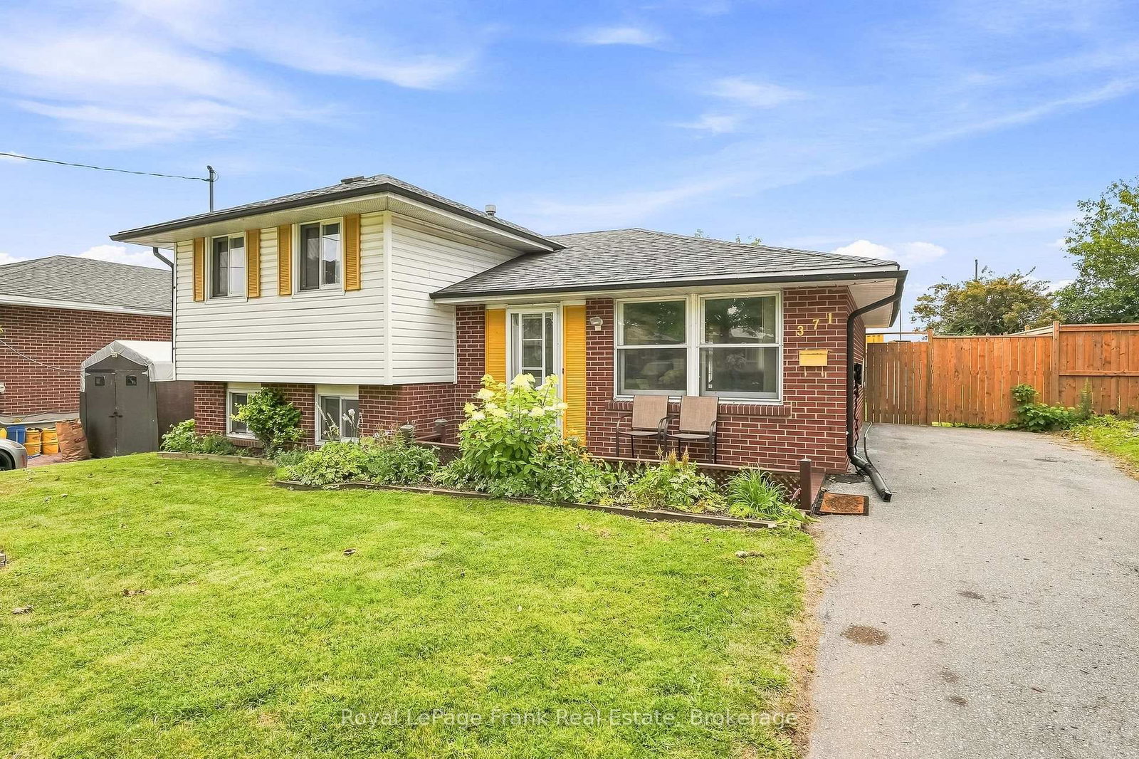 371 Trafalgar Avenue • Oshawa, ON photo 1