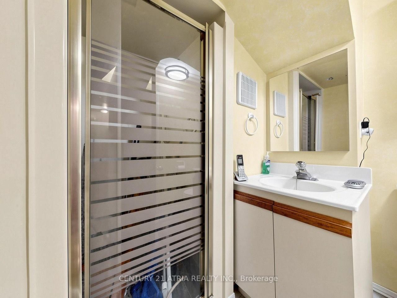 22 Jeffton Crescent • Toronto, ON photo 40