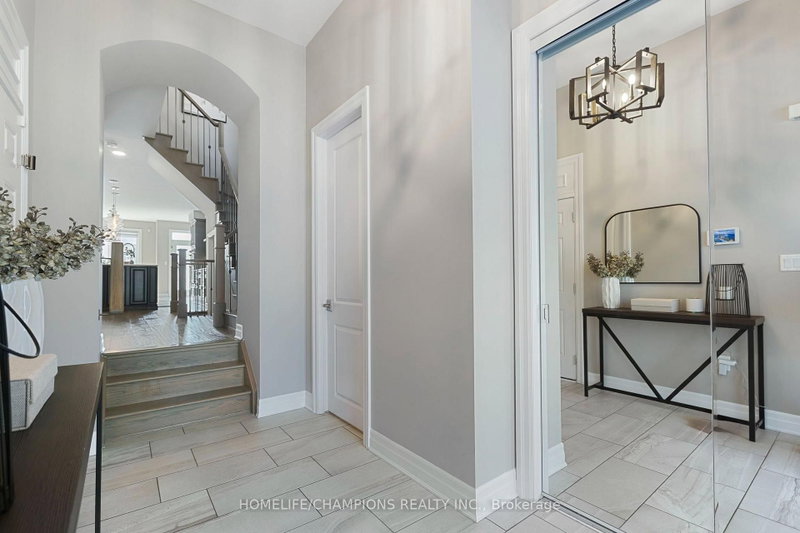 993 Dragonfly Avenue