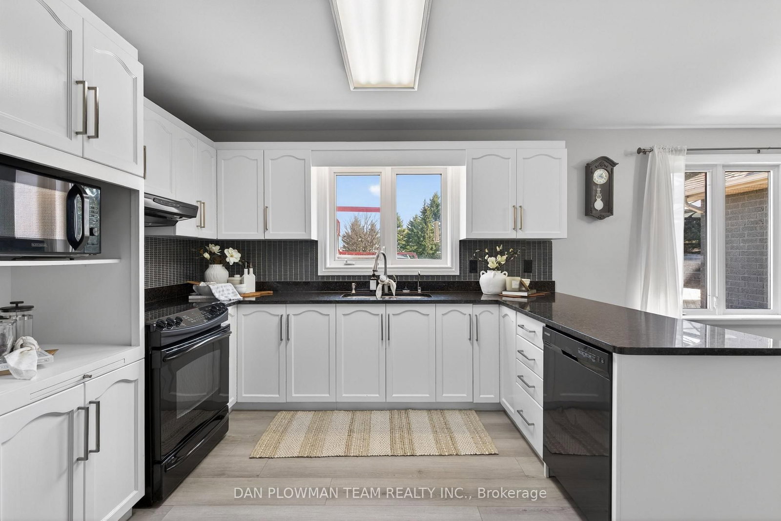 11 Steepleview Court • Oshawa, ON photo 11