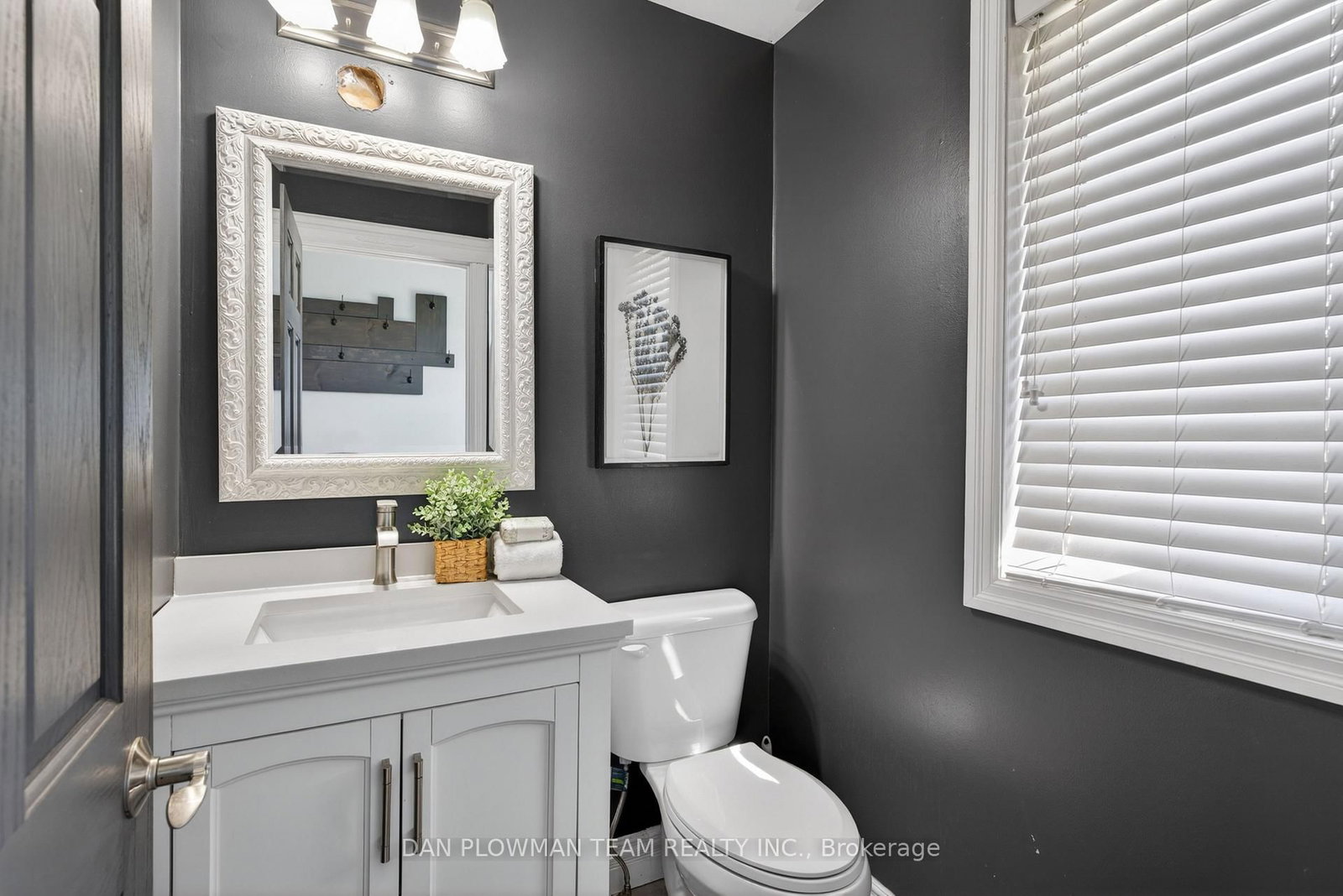 11 Steepleview Court • Oshawa, ON photo 17