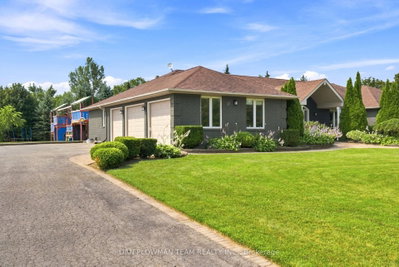 11 Steepleview Court • Oshawa, ON photo 2