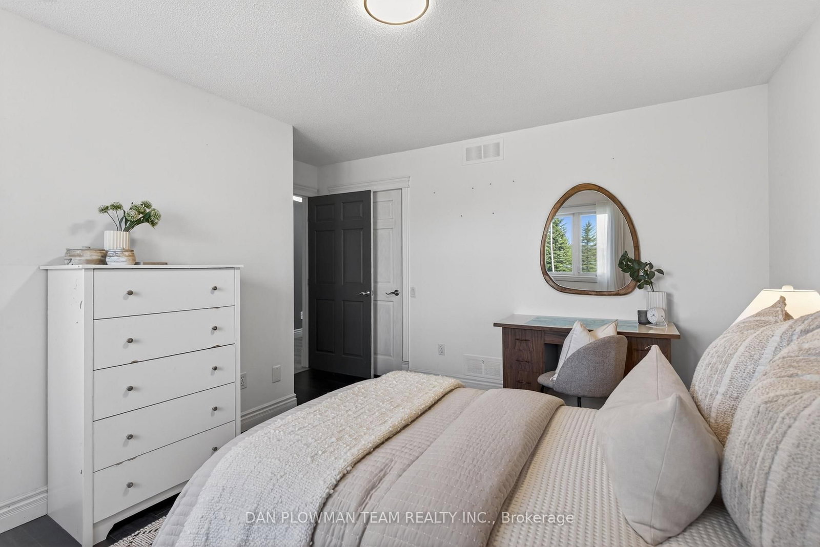 11 Steepleview Court • Oshawa, ON photo 23