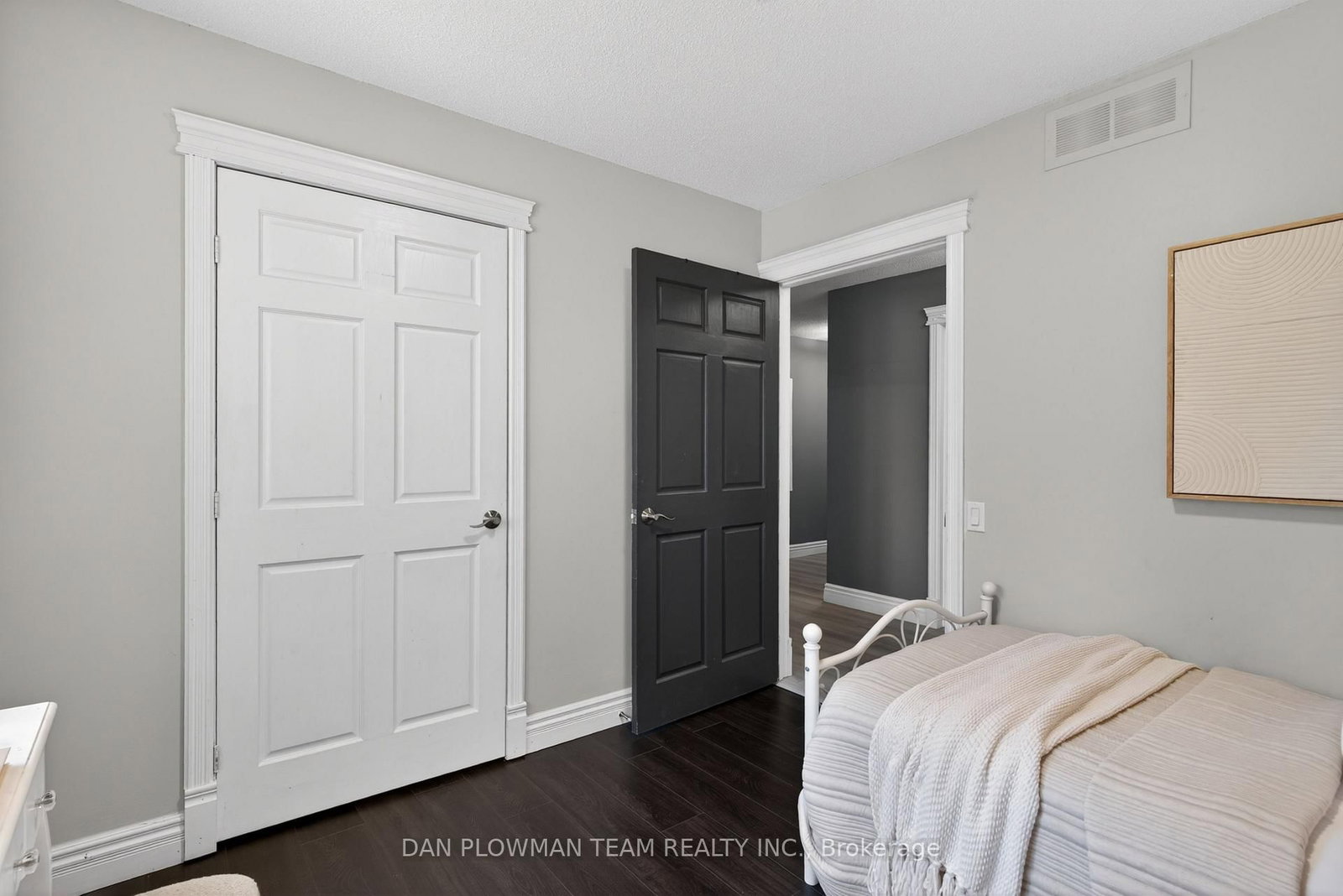 11 Steepleview Court • Oshawa, ON photo 27