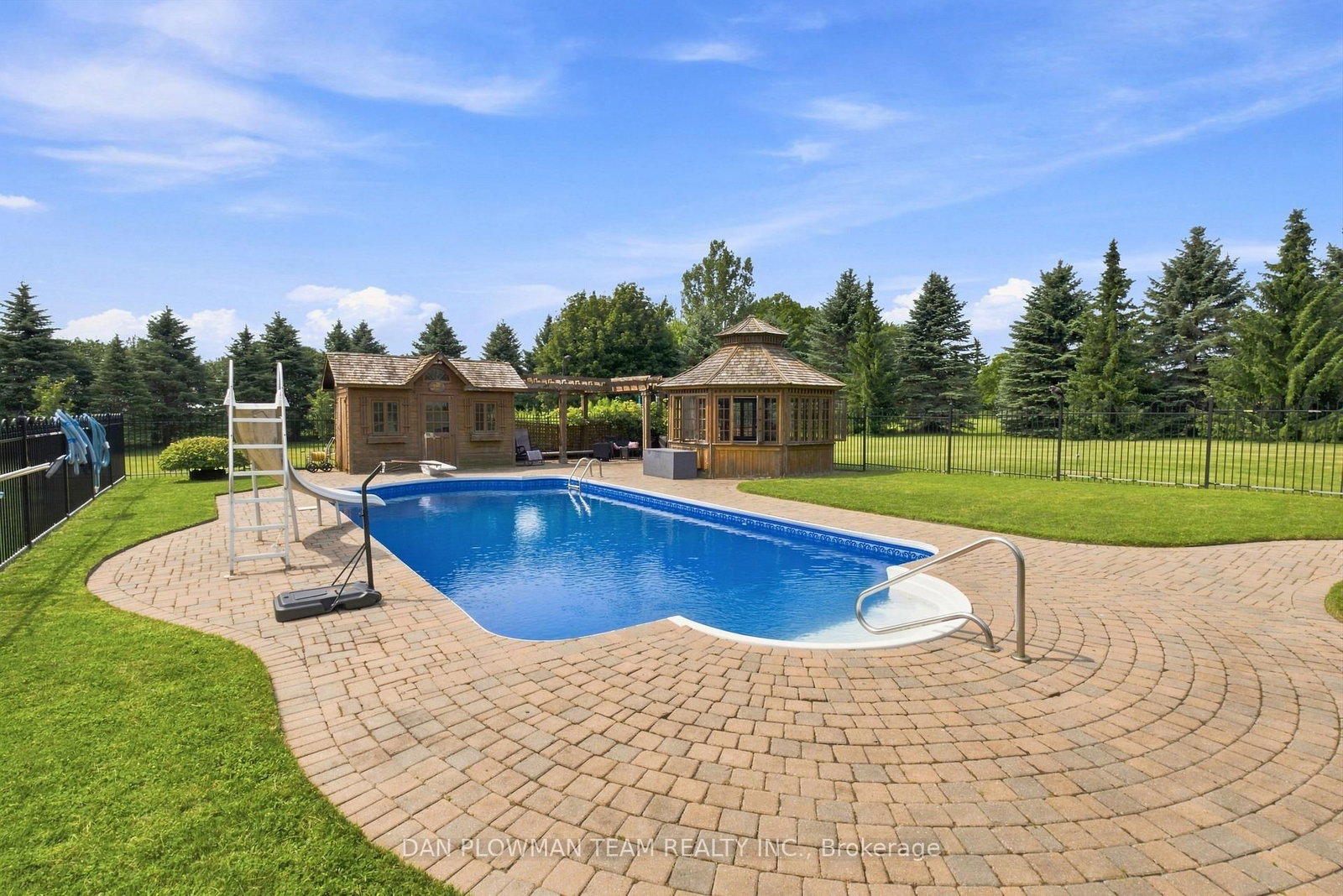 11 Steepleview Court • Oshawa, ON photo 43