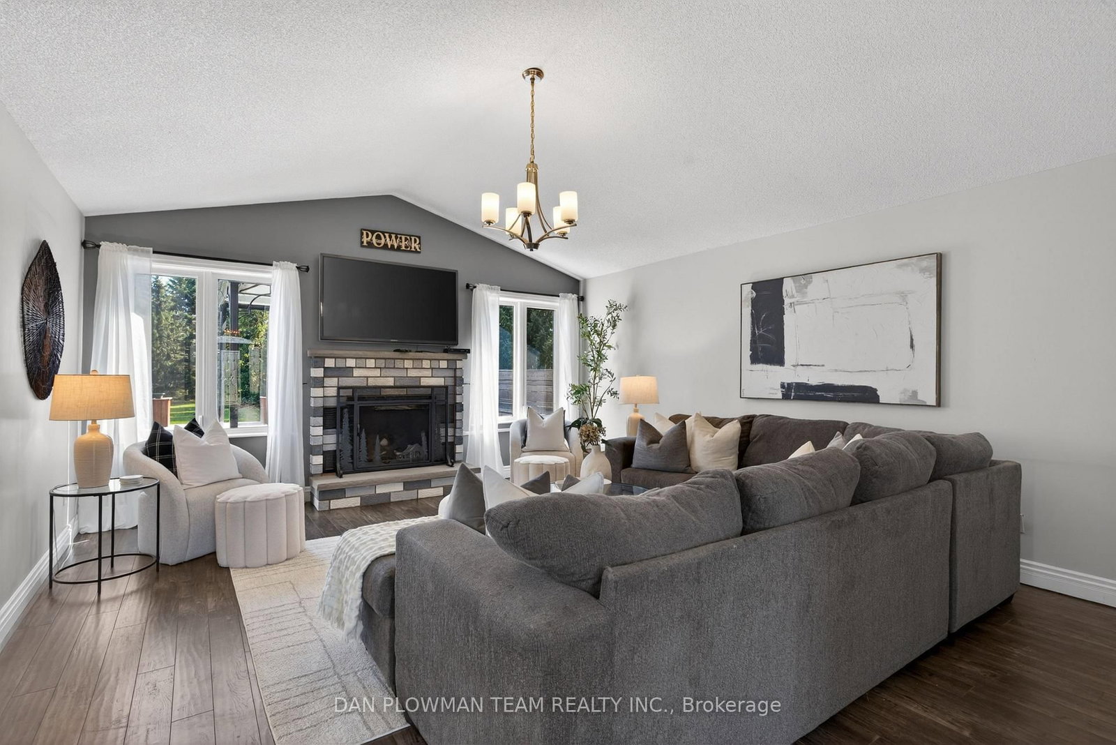 11 Steepleview Court • Oshawa, ON photo 7