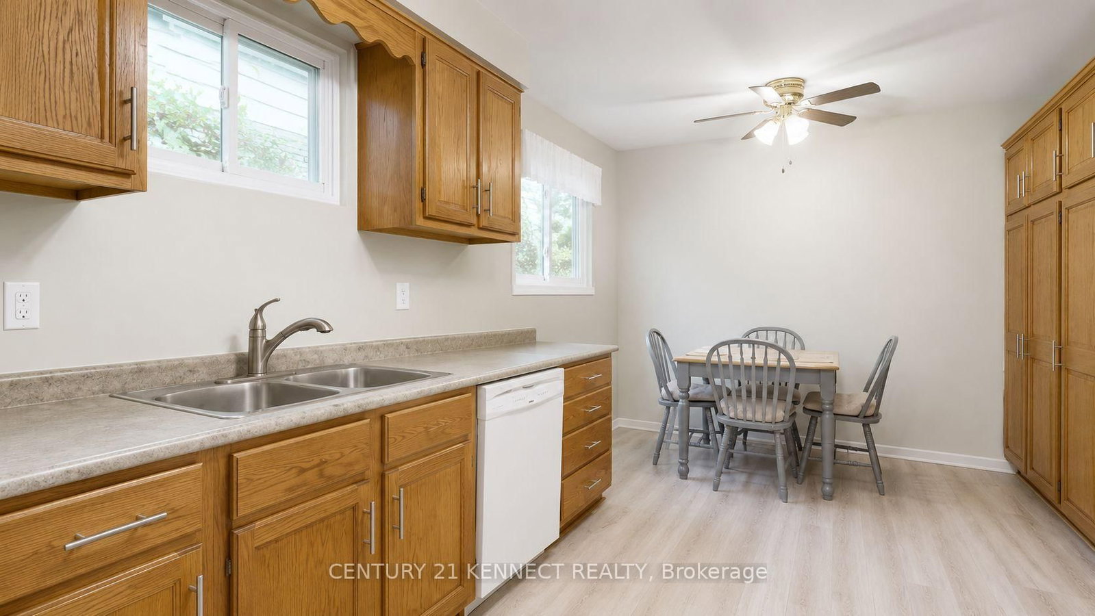 715 Waverly Street N • Oshawa, ON photo 5