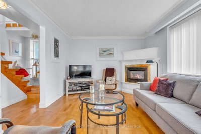 394 Sunset Boulevard • Clarington, ON photo 2