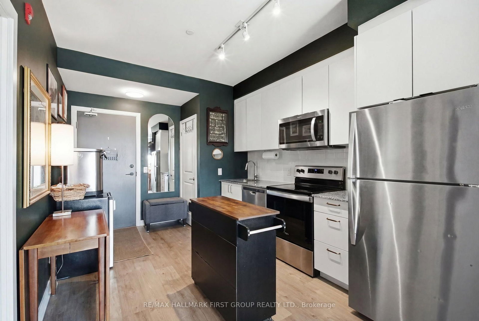 Listing Image 6