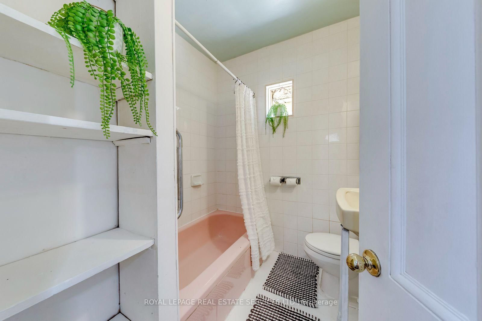 10 Thatcher Avenue • Toronto, ON photo 12
