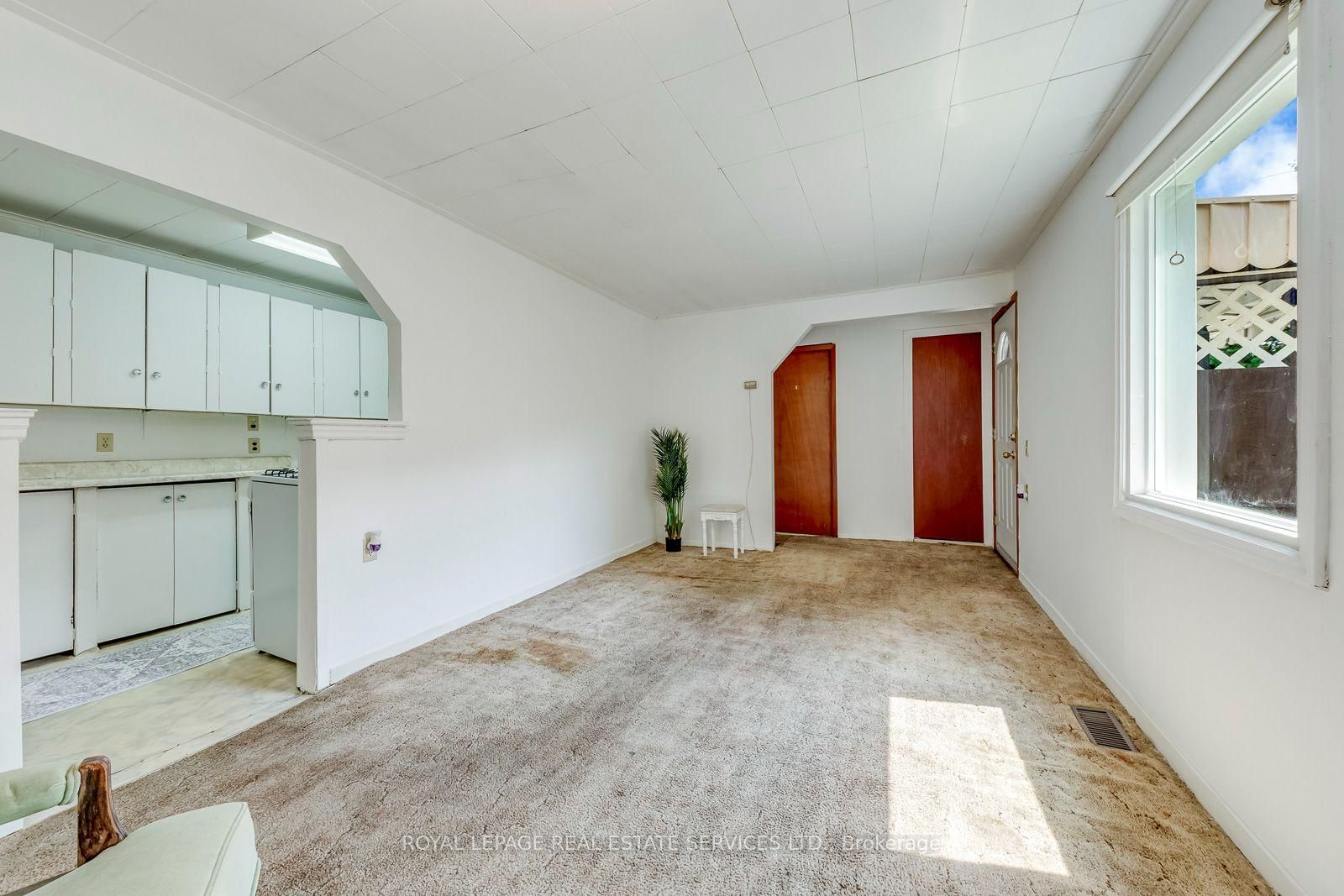 10 Thatcher Avenue • Toronto, ON photo 15