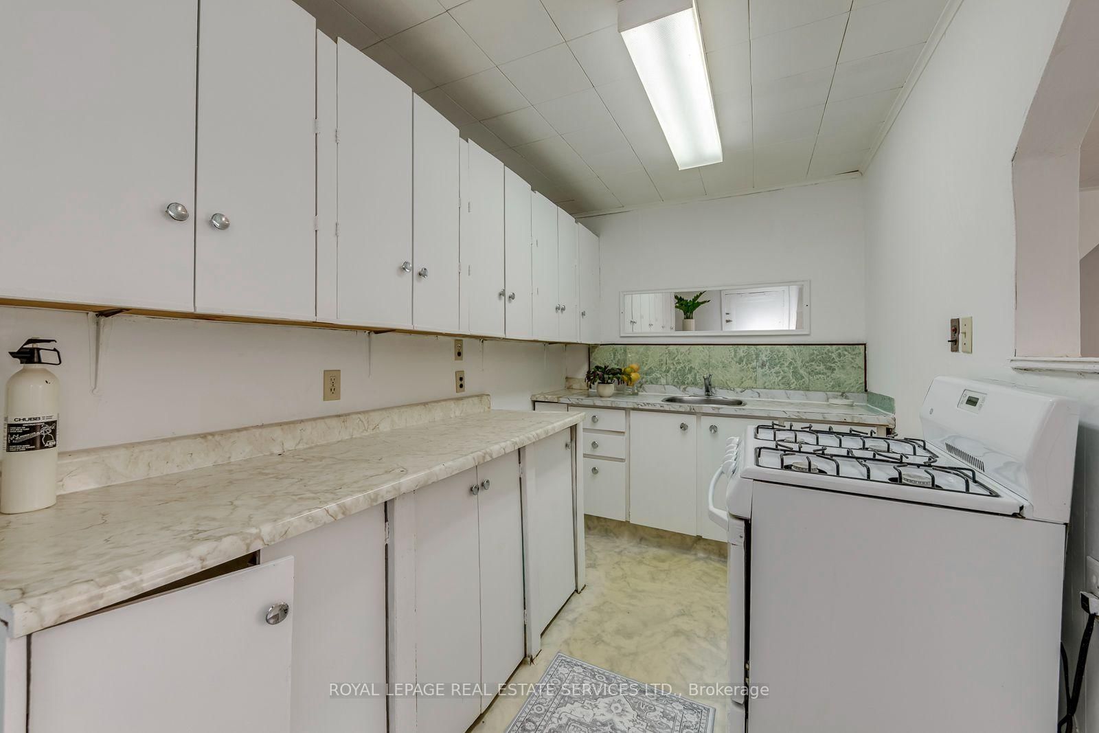 10 Thatcher Avenue • Toronto, ON photo 17