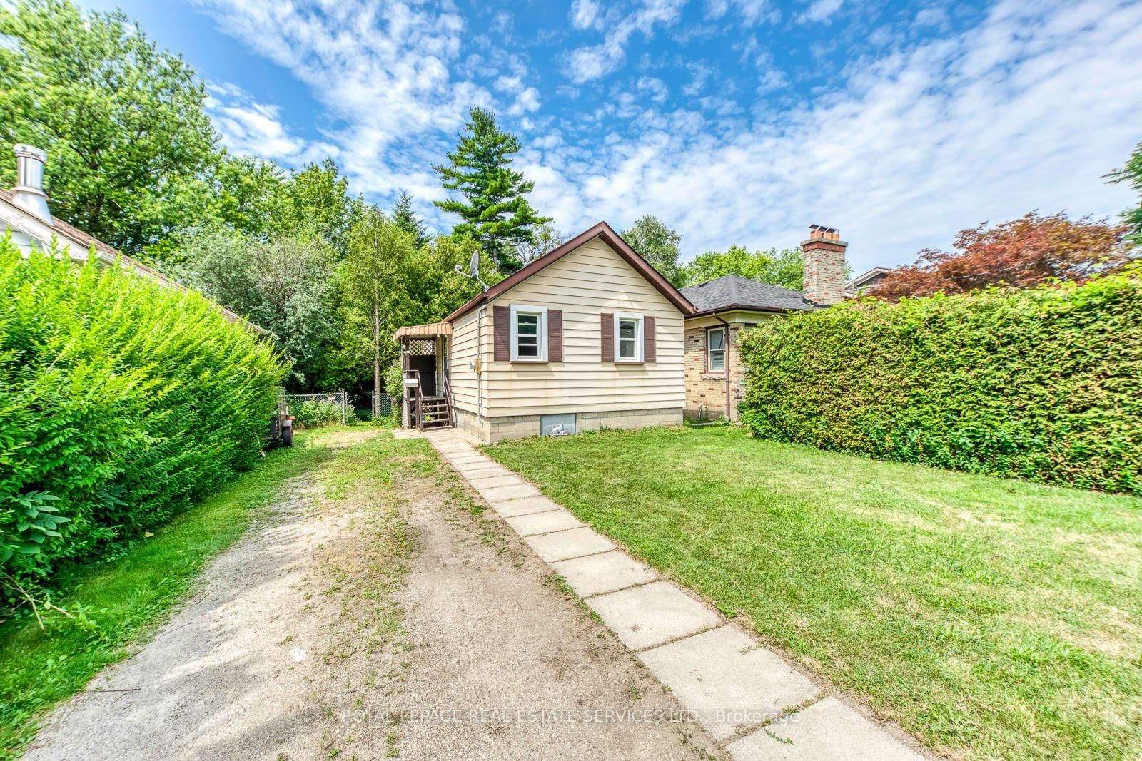 10 Thatcher Avenue • Toronto, ON photo 23