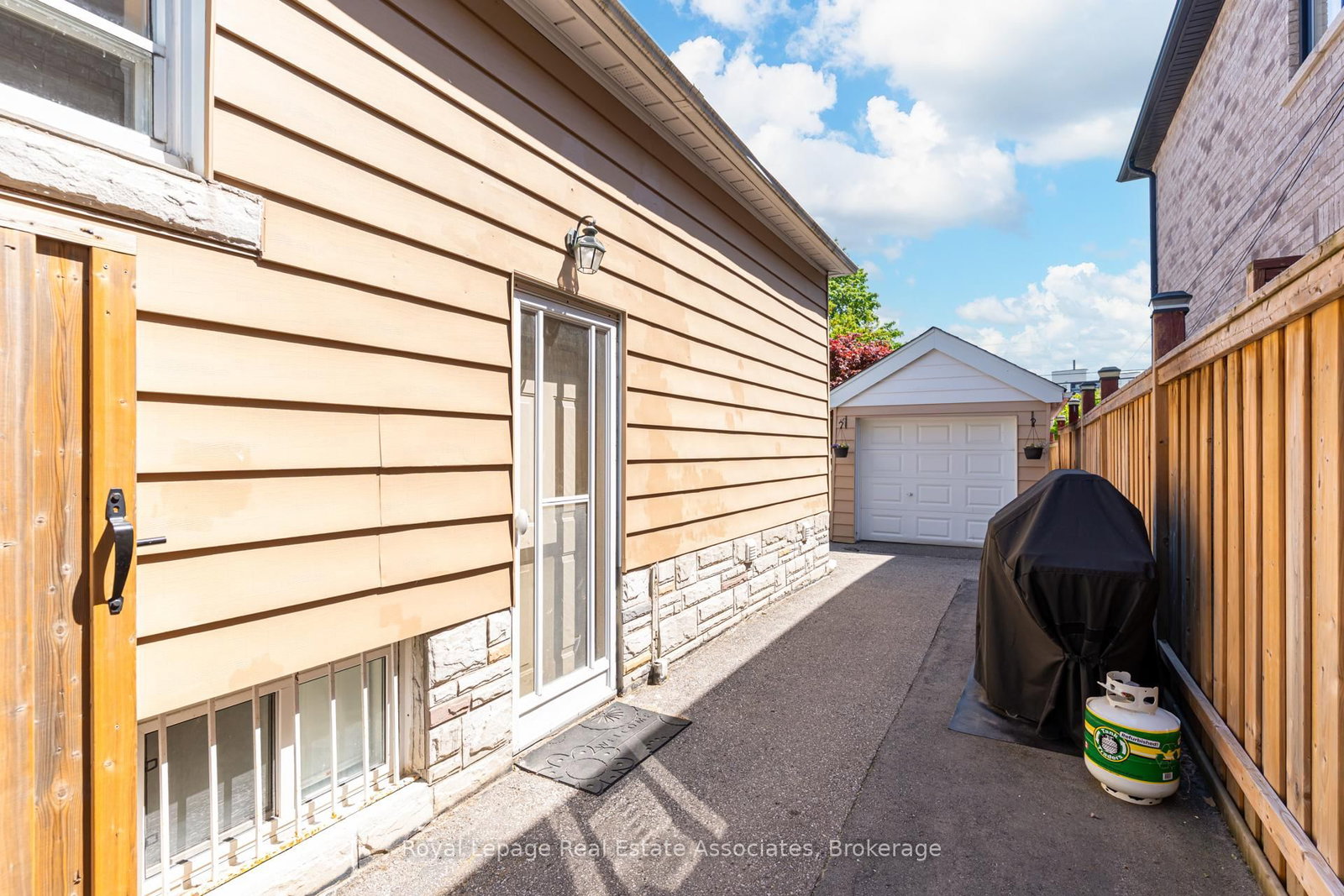 43 Heale Avenue • Toronto, ON photo 19