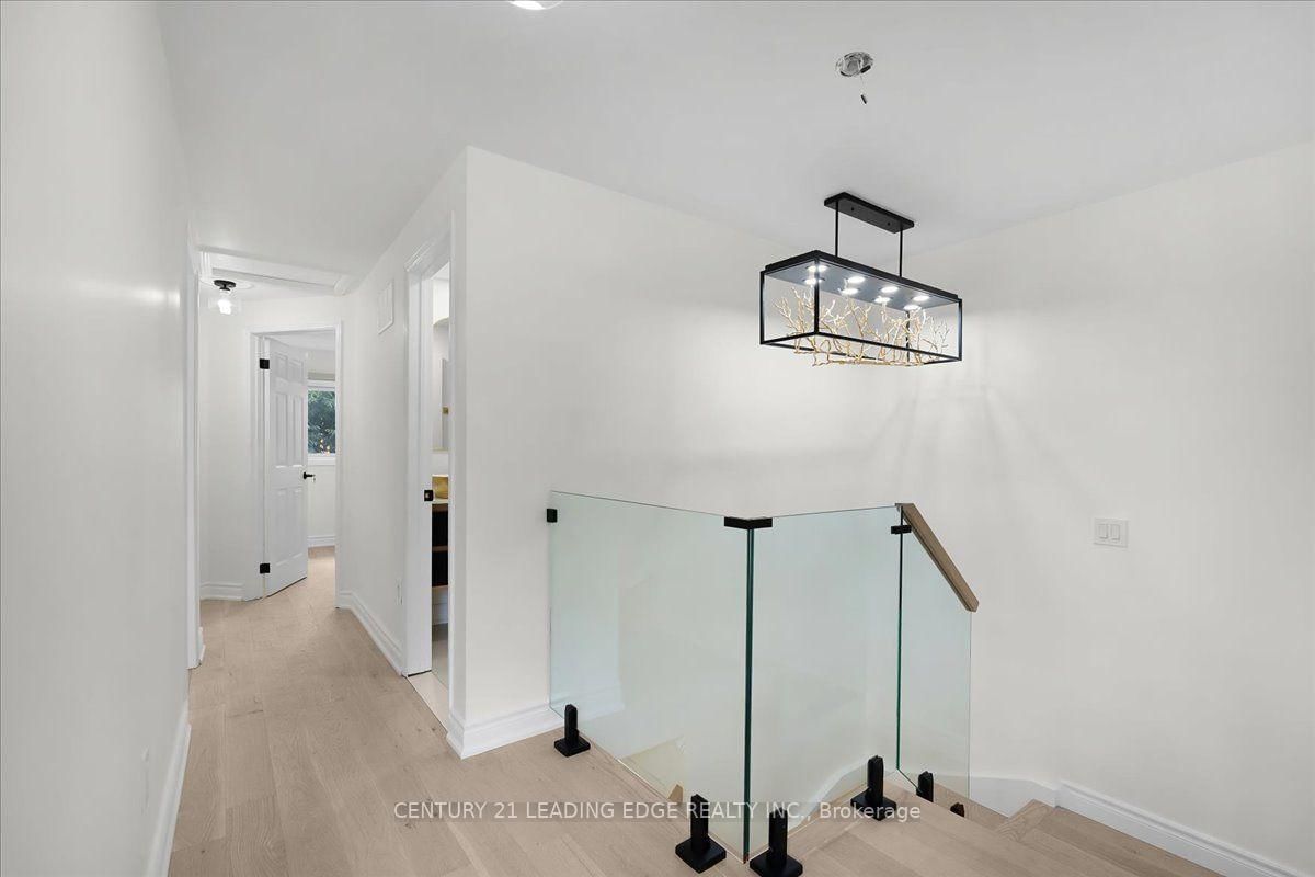 41 Graybark Crescent • Toronto, ON photo 16