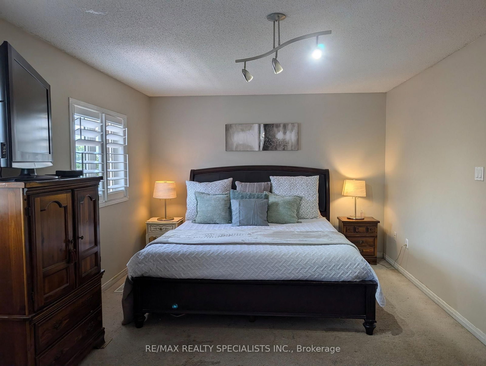 20 Thorp Crescent • Ajax, ON photo 10