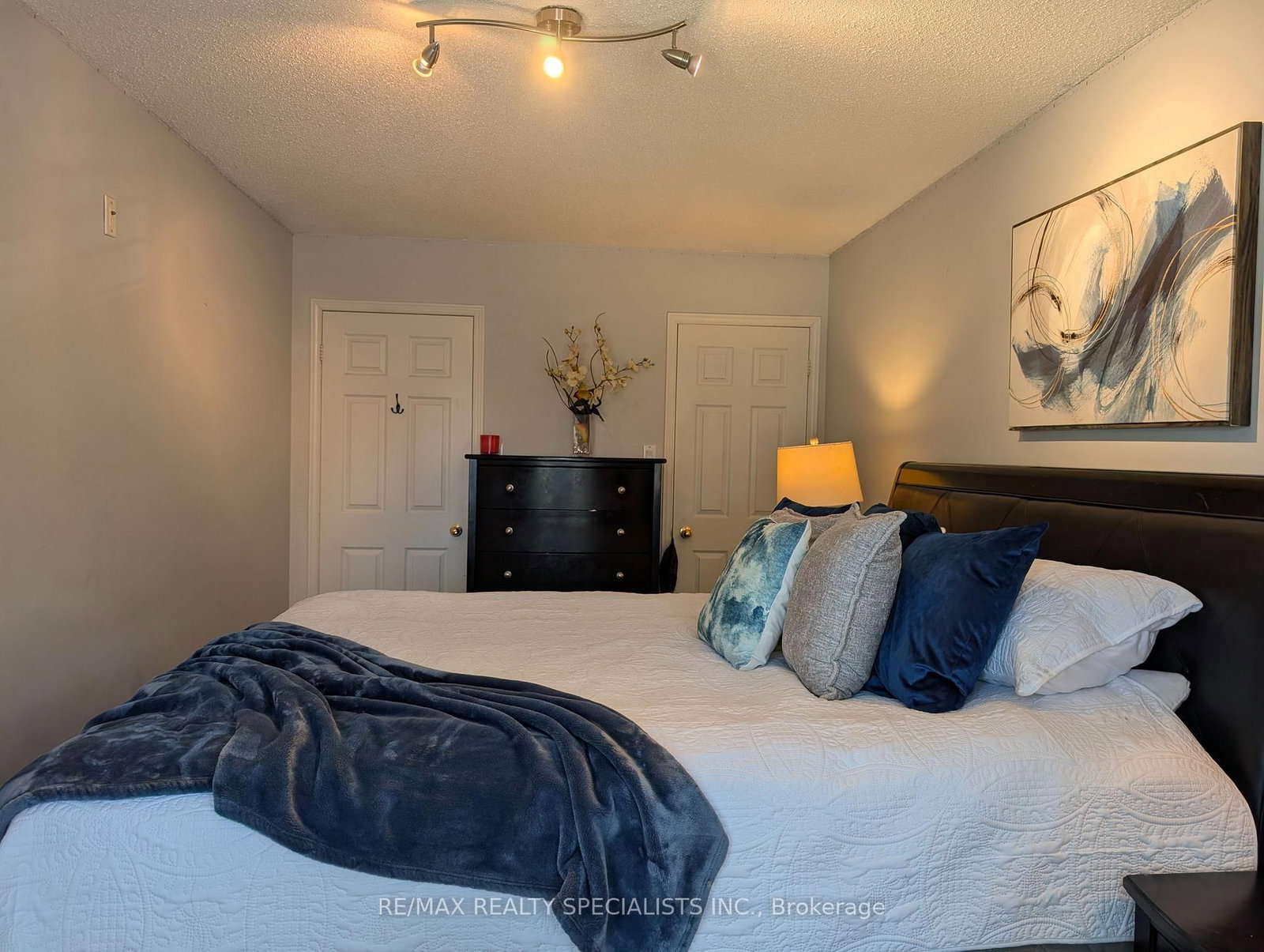20 Thorp Crescent • Ajax, ON photo 16