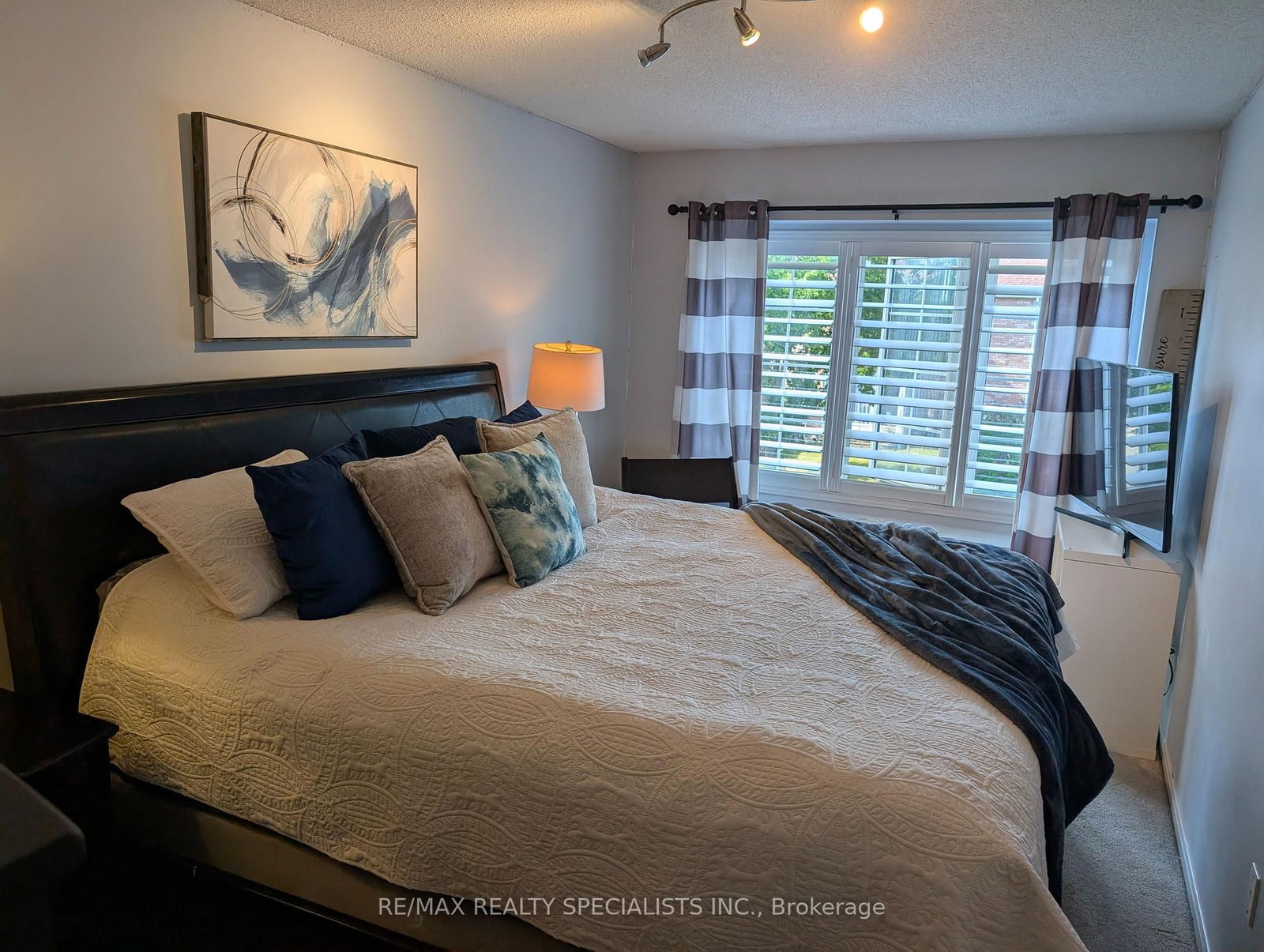 20 Thorp Crescent • Ajax, ON photo 17