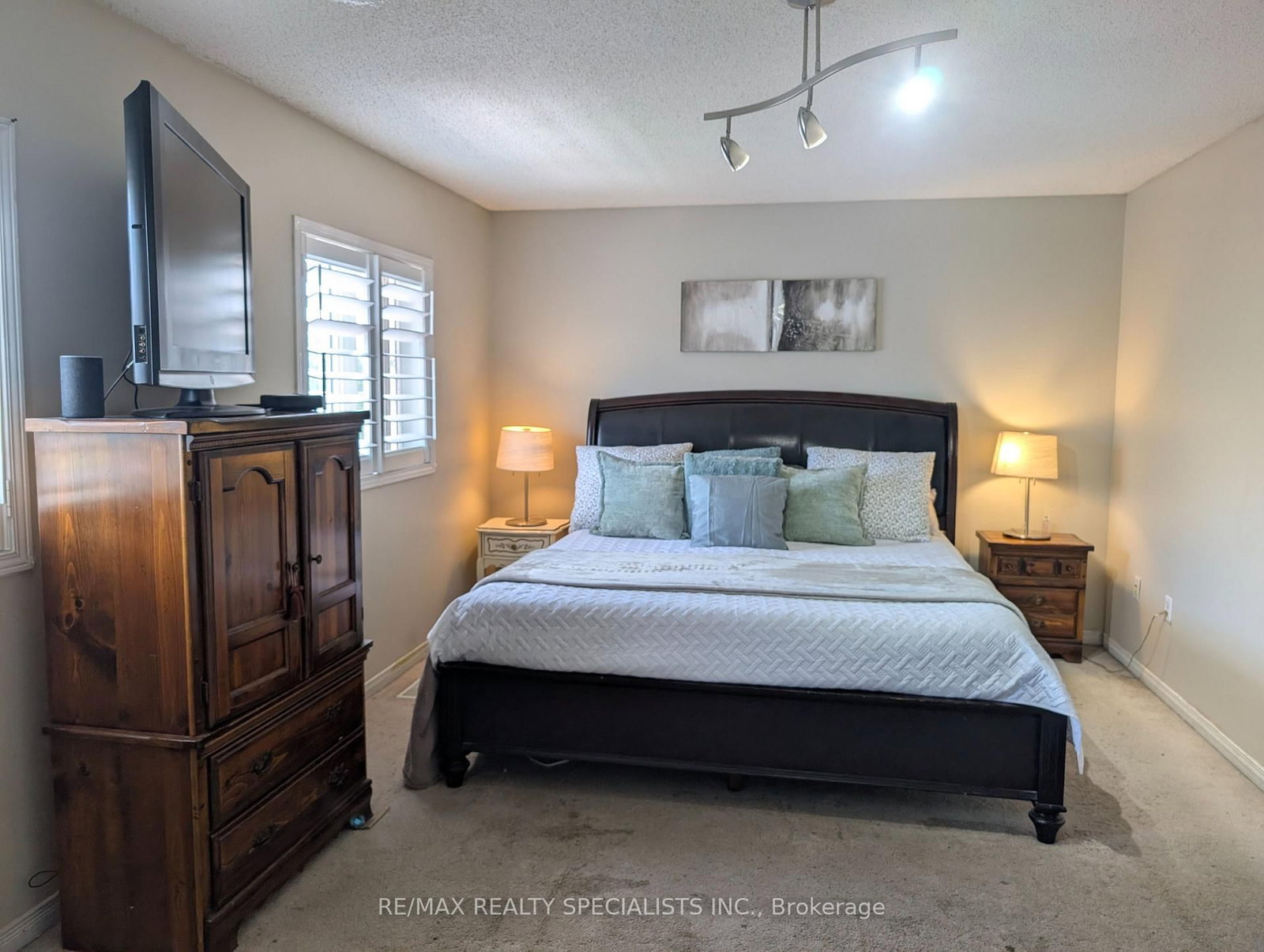 20 Thorp Crescent • Ajax, ON photo 7