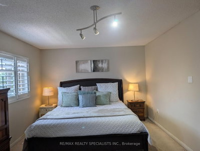 20 Thorp Crescent • Ajax, ON photo 9