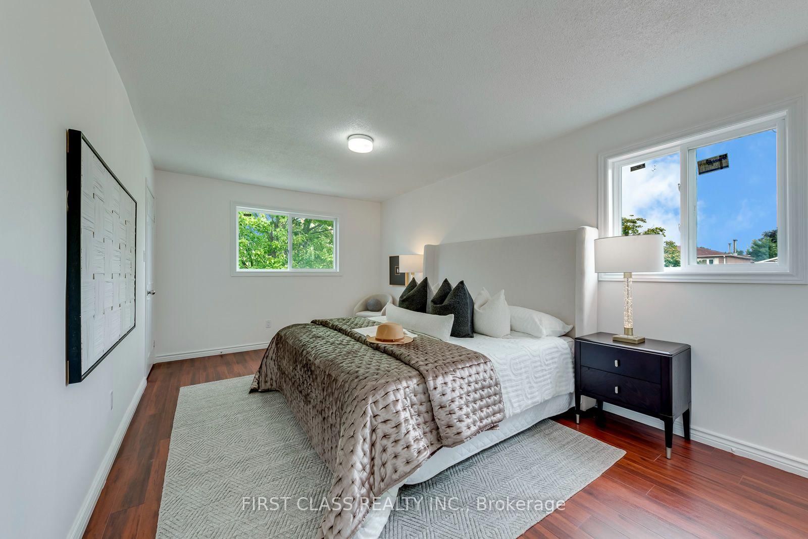 27 Alton Towers Circle • Toronto, ON photo 15