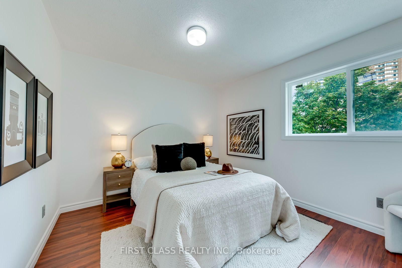 27 Alton Towers Circle • Toronto, ON photo 17