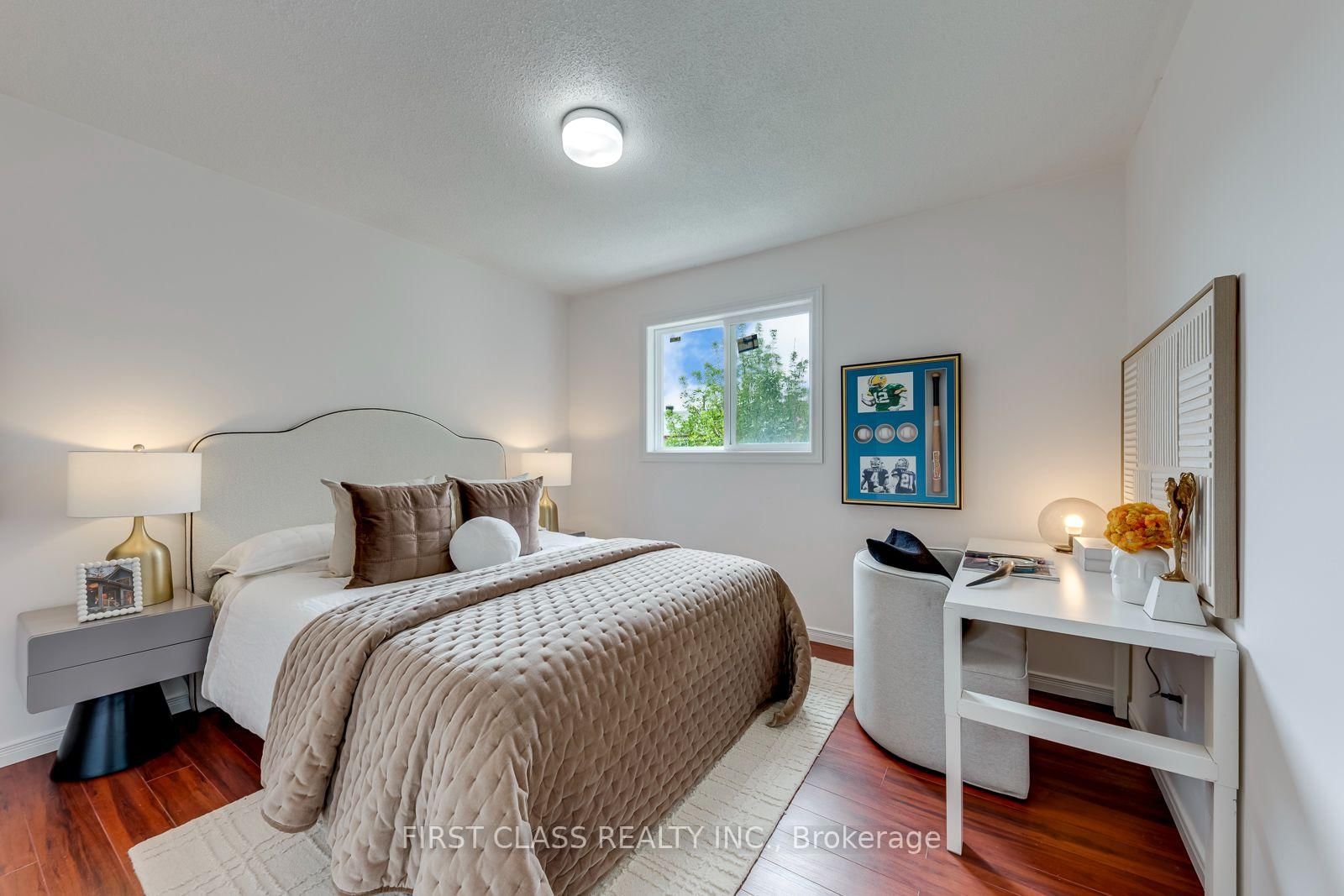 27 Alton Towers Circle • Toronto, ON photo 18