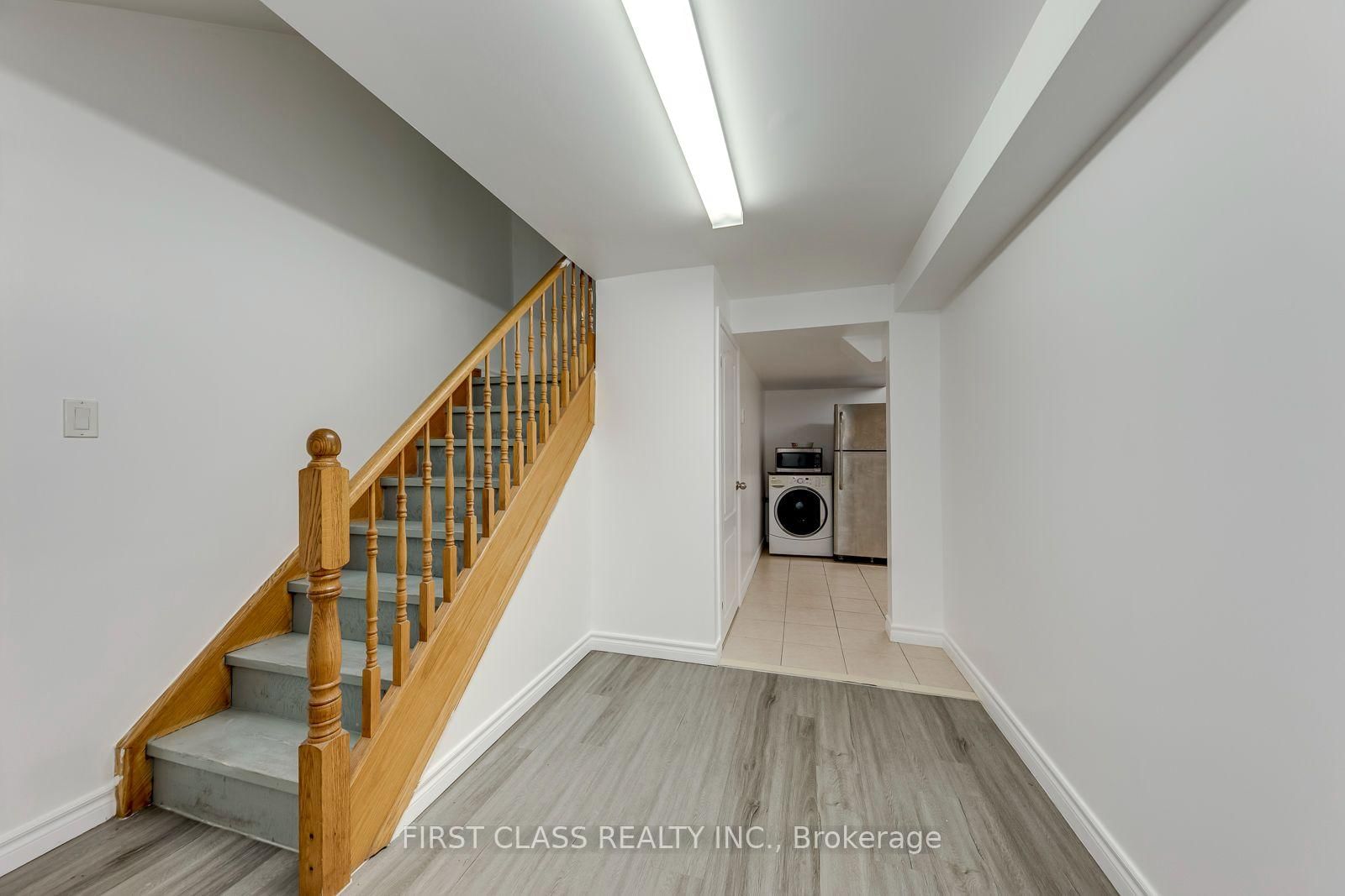 27 Alton Towers Circle • Toronto, ON photo 20