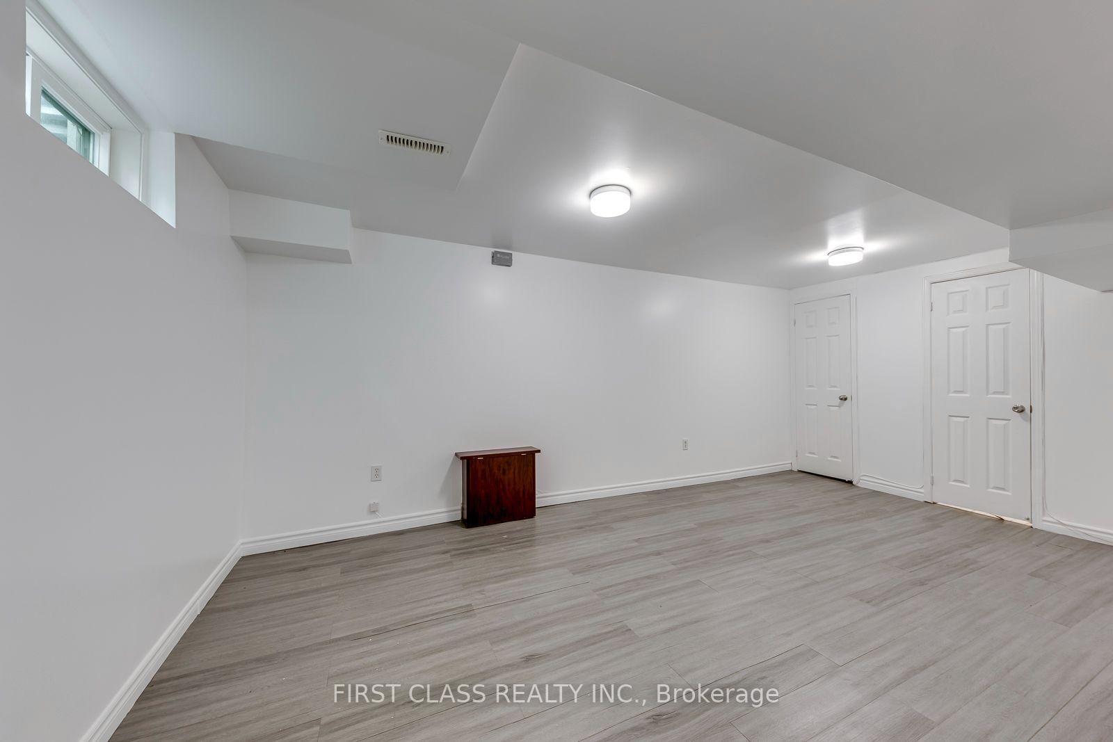 27 Alton Towers Circle • Toronto, ON photo 23