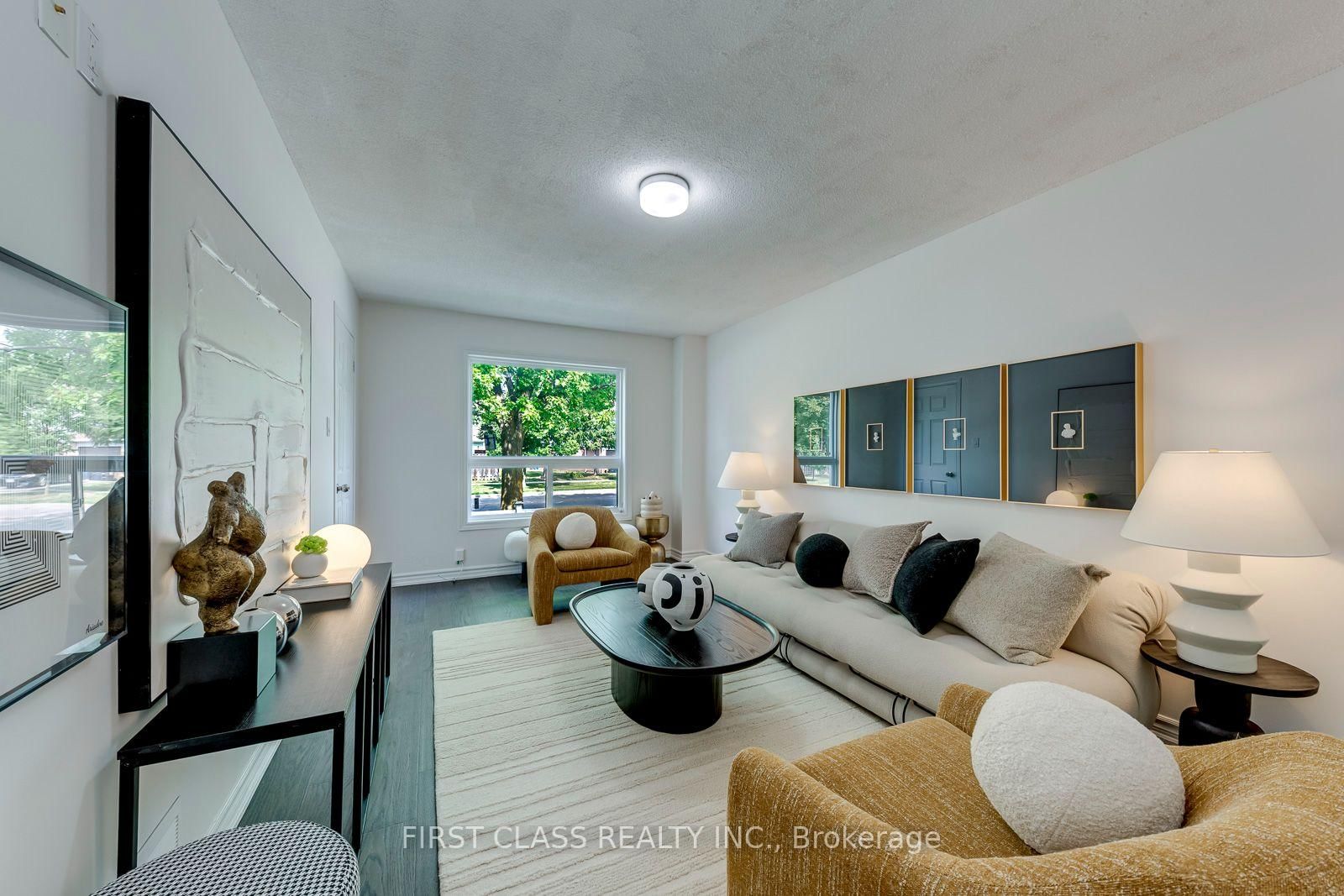 27 Alton Towers Circle • Toronto, ON photo 5