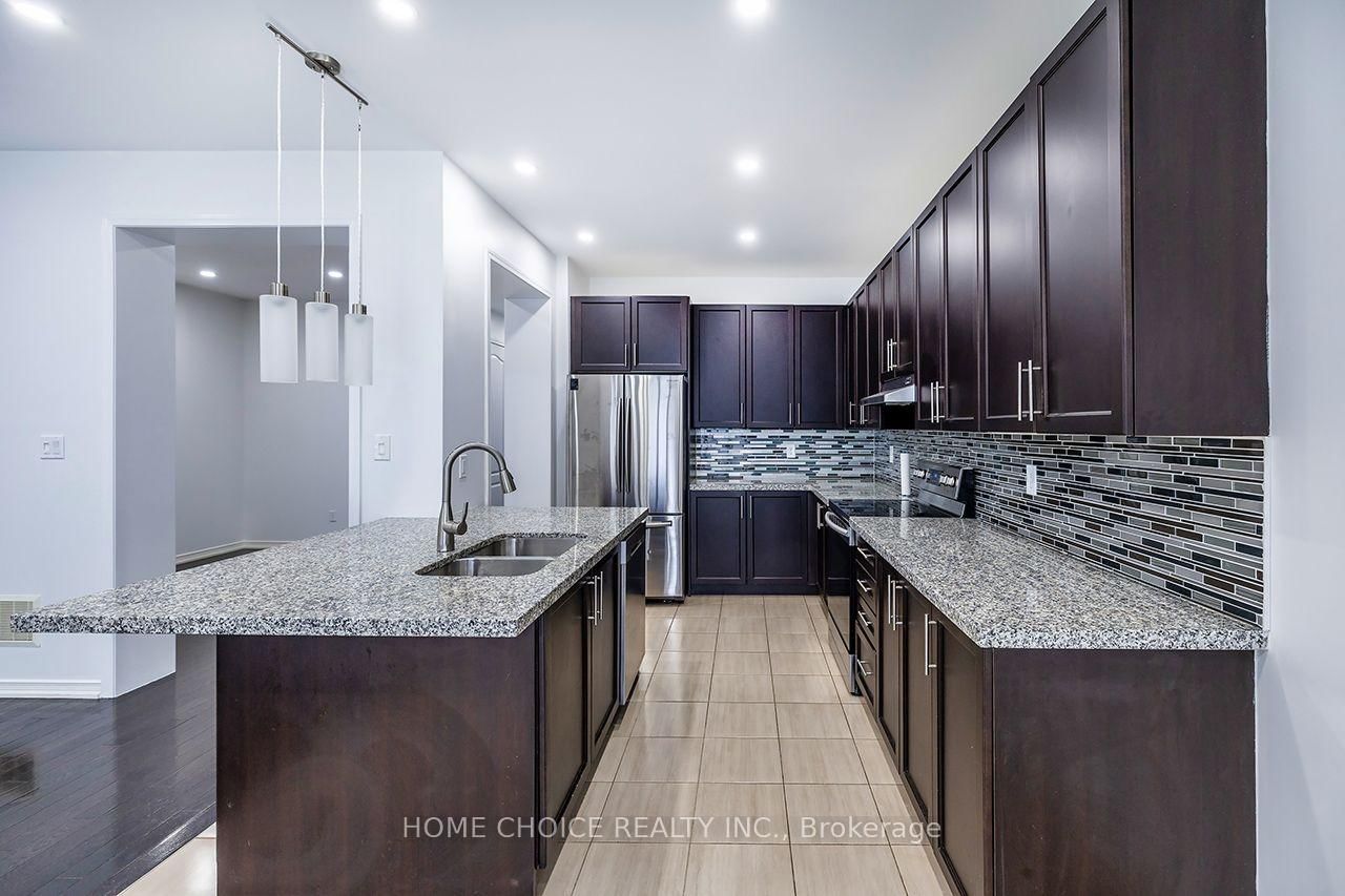 427 WINDSFIELDS FARM Drive W • Oshawa, ON photo 13