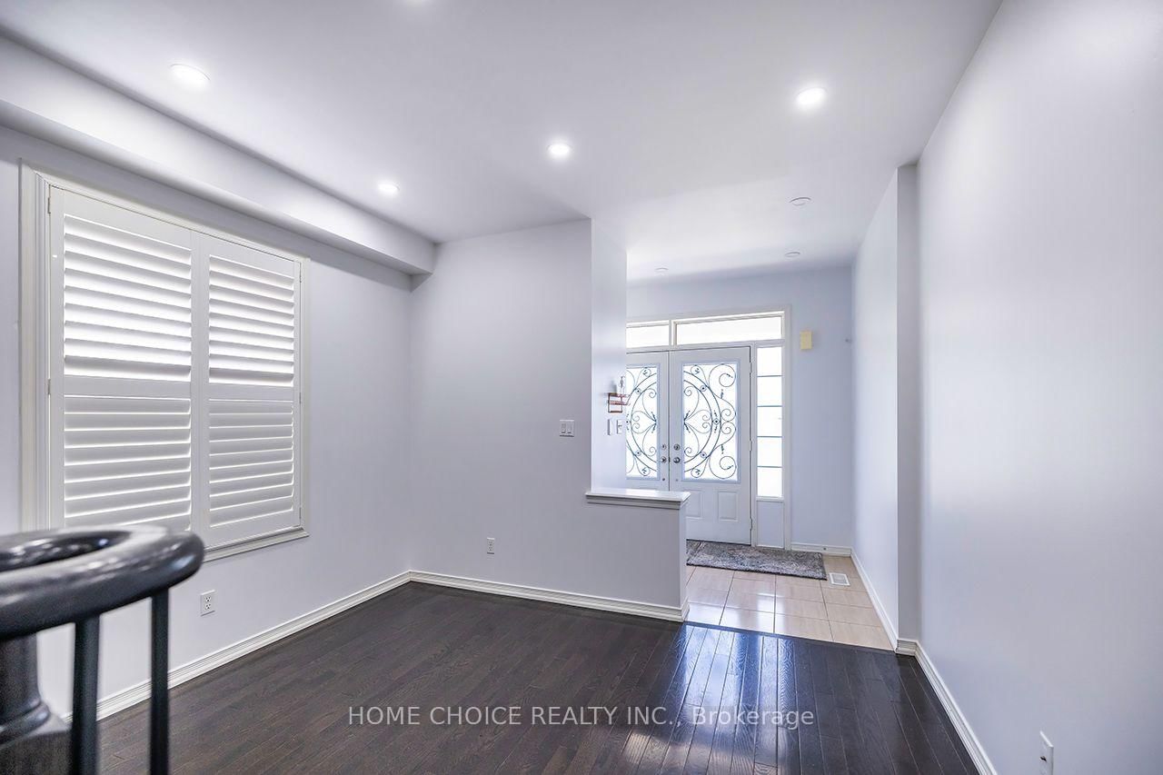 427 WINDSFIELDS FARM Drive W • Oshawa, ON photo 5