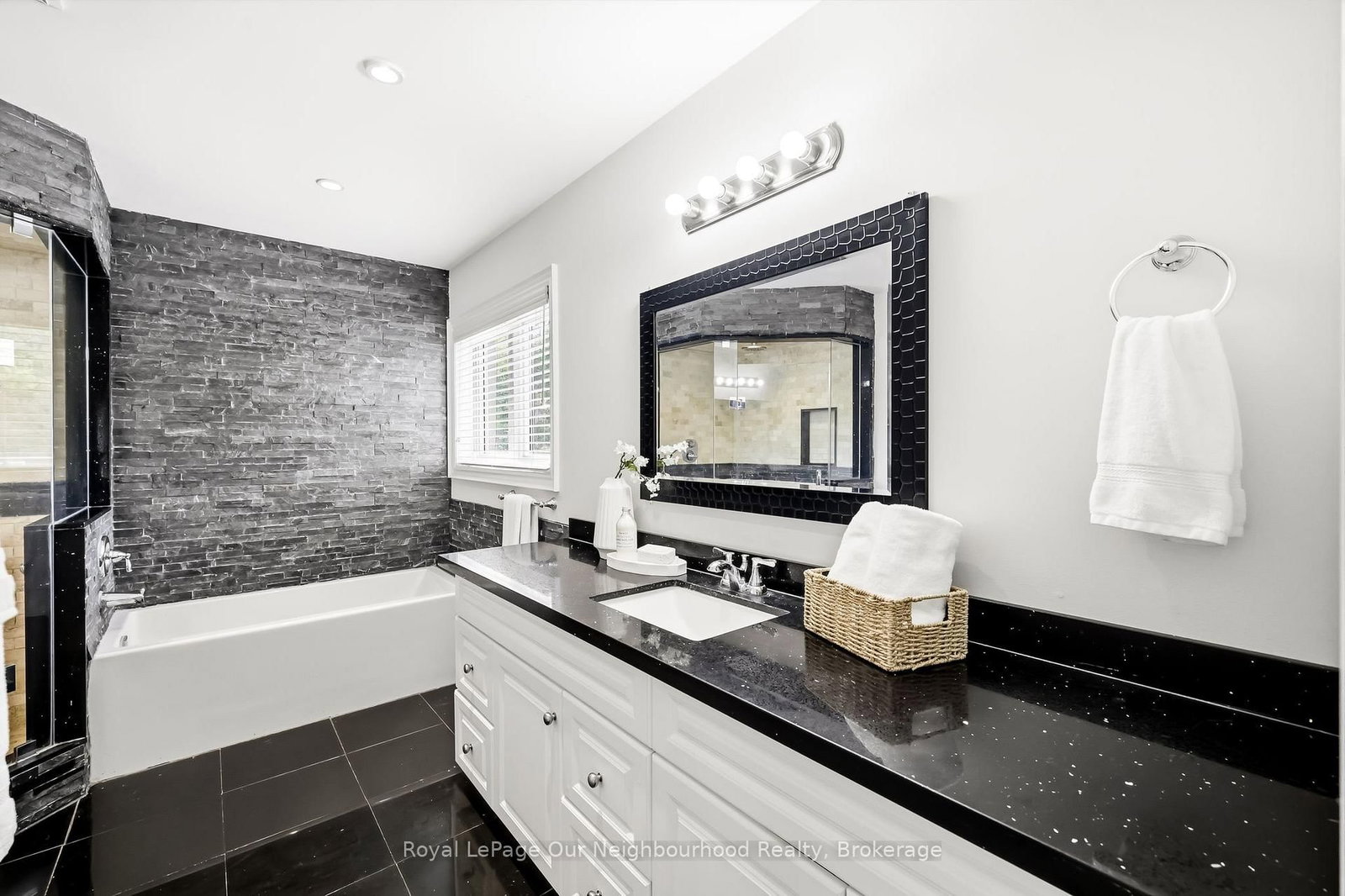 1296 Ravencliffe Court • Oshawa, ON photo 25