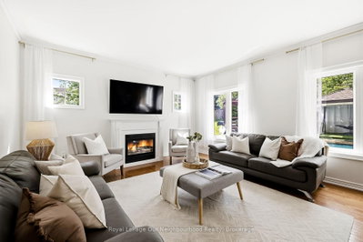 1296 Ravencliffe Court • Oshawa, ON photo 7