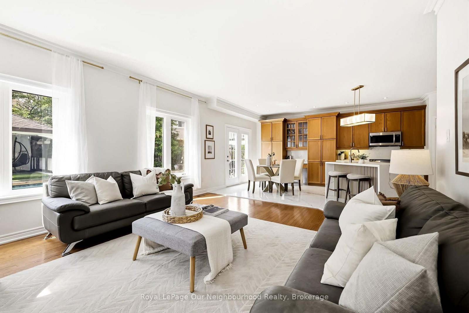 1296 Ravencliffe Court • Oshawa, ON photo 9