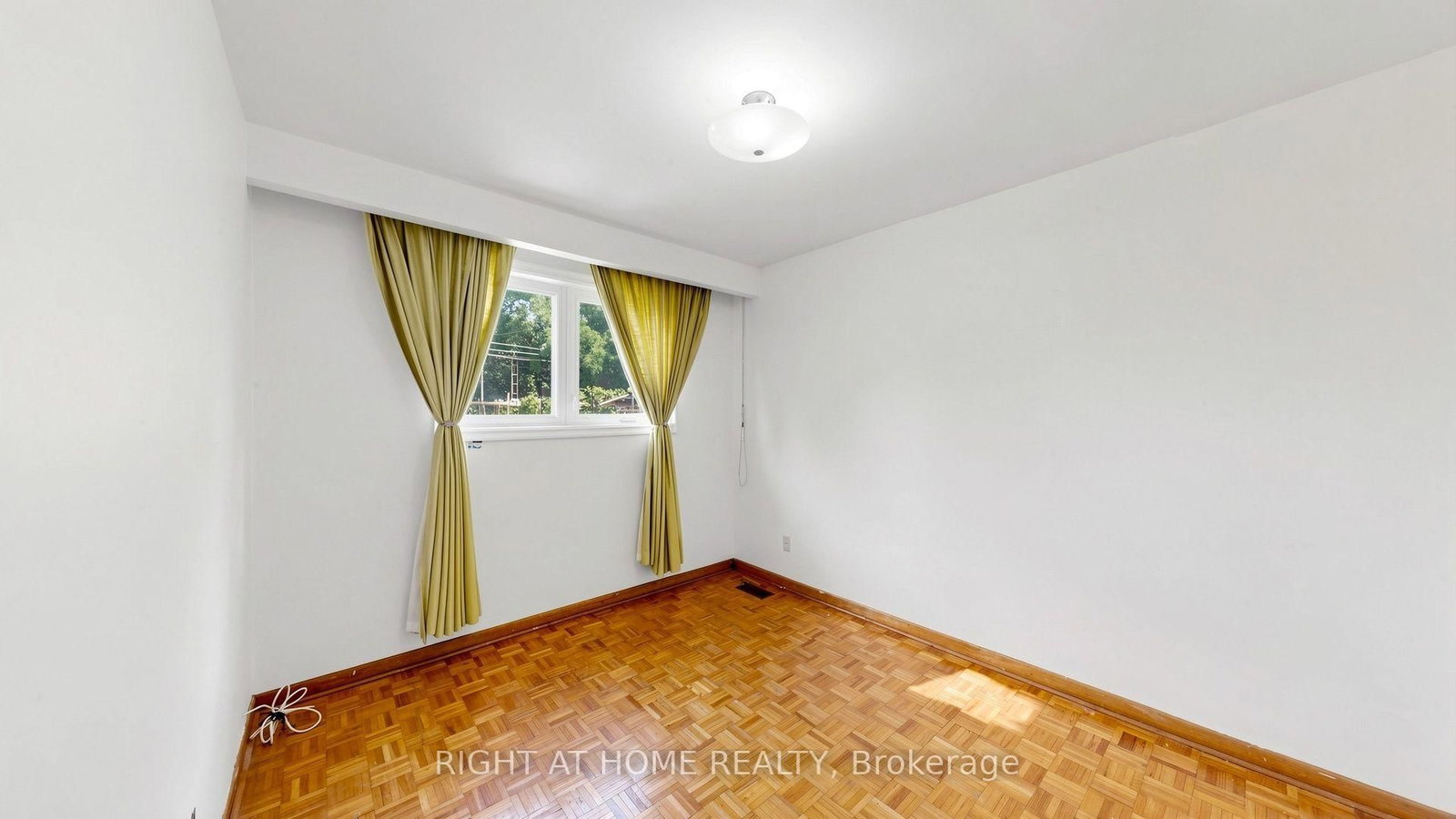 20 Torrens Avenue • Toronto, ON photo 10