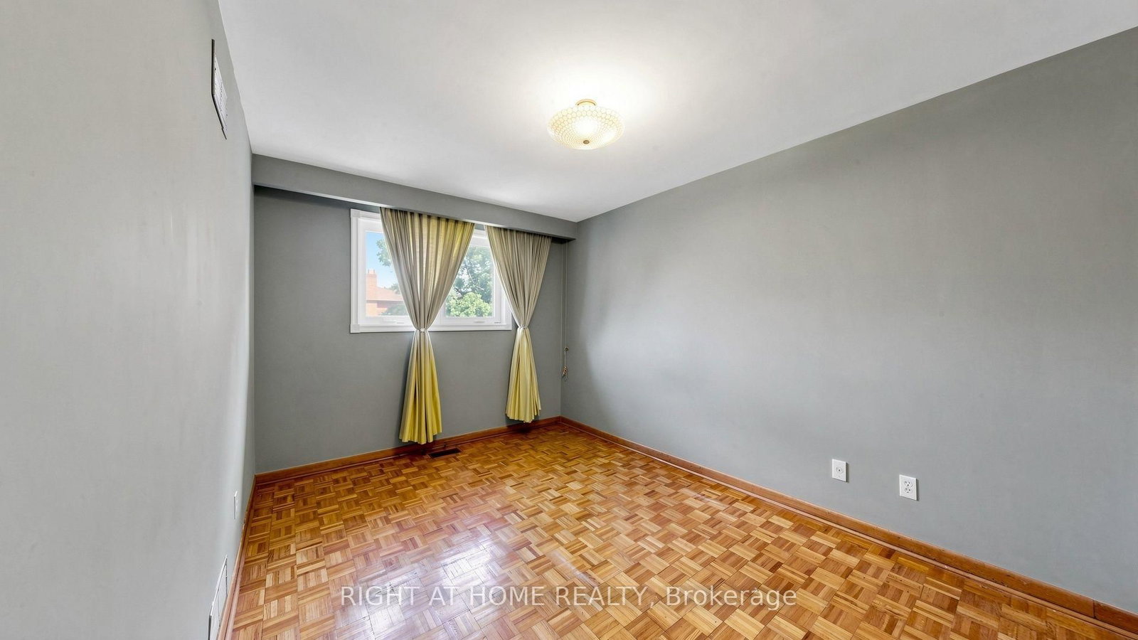 20 Torrens Avenue • Toronto, ON photo 15