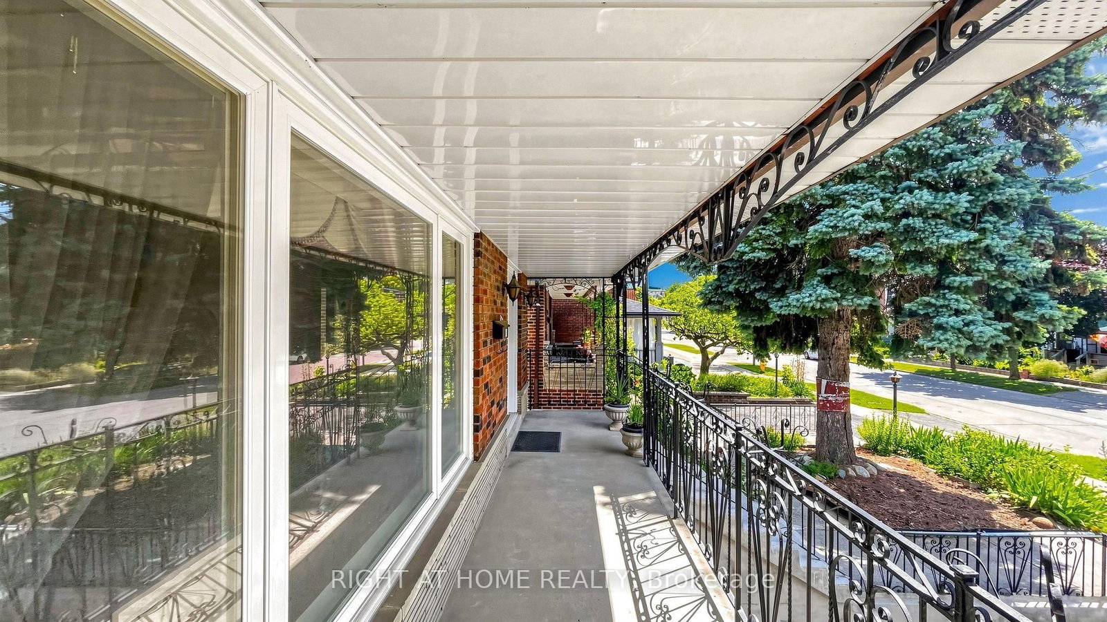 20 Torrens Avenue • Toronto, ON photo 24