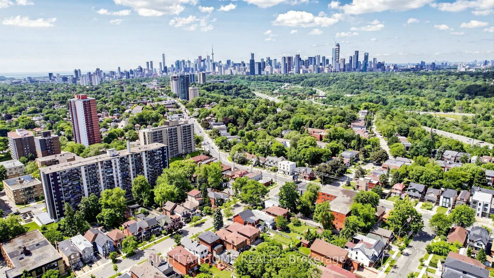 20 Torrens Avenue • Toronto, ON photo 31