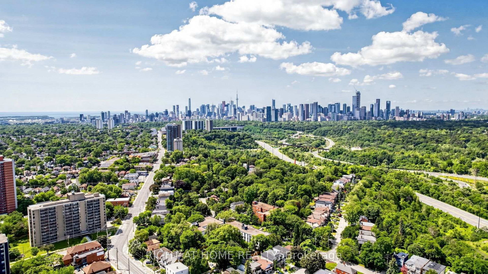 20 Torrens Avenue • Toronto, ON photo 33