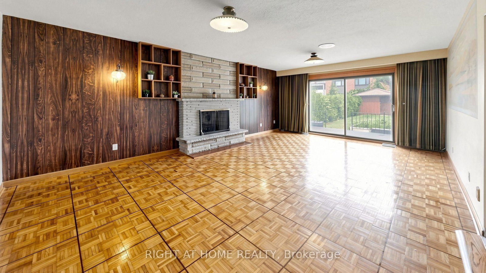 20 Torrens Avenue • Toronto, ON photo 4